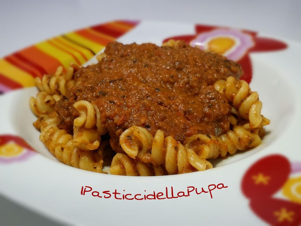 Fusilli con sugo alle olive.jpg