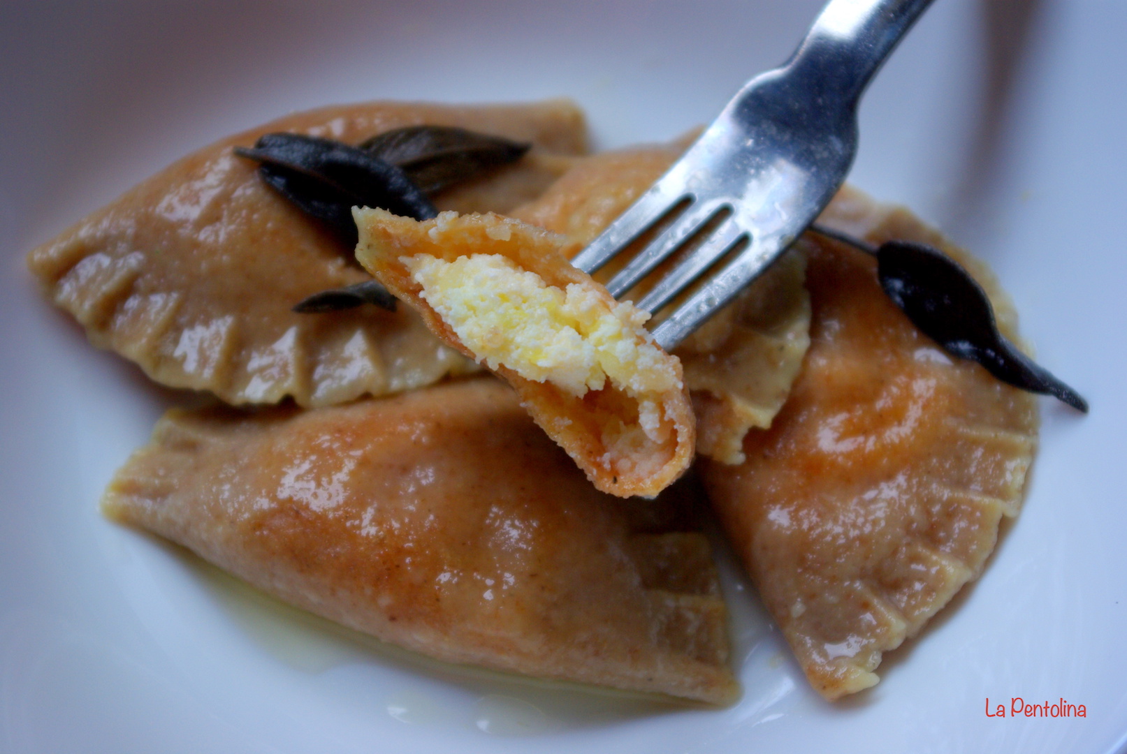 agnolotti alla barbabietola 3.JPG