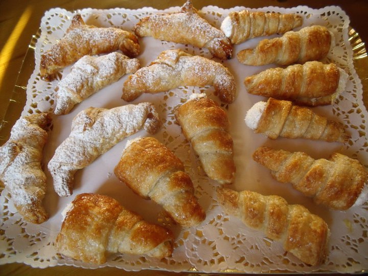 Croissant e cannoncini.jpg
