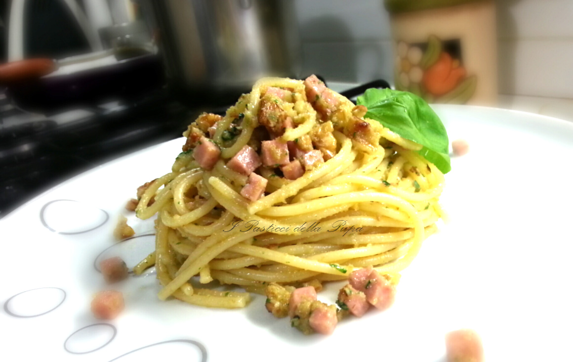 Spaghetti%20con%20pesto,%20noci%20e%20cotto.jpg